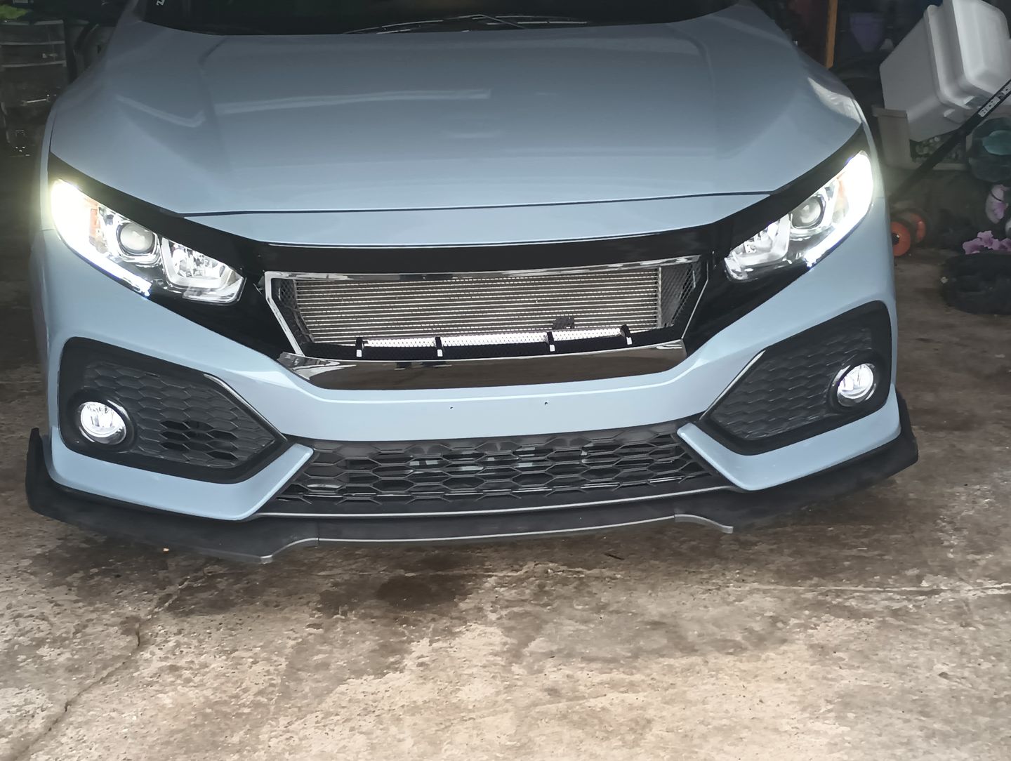 Customer photo review of Sports Grille w/ Steel Mesh - Glossy Black for 16-21 Honda Civic Sedan/Hatchback/FK8