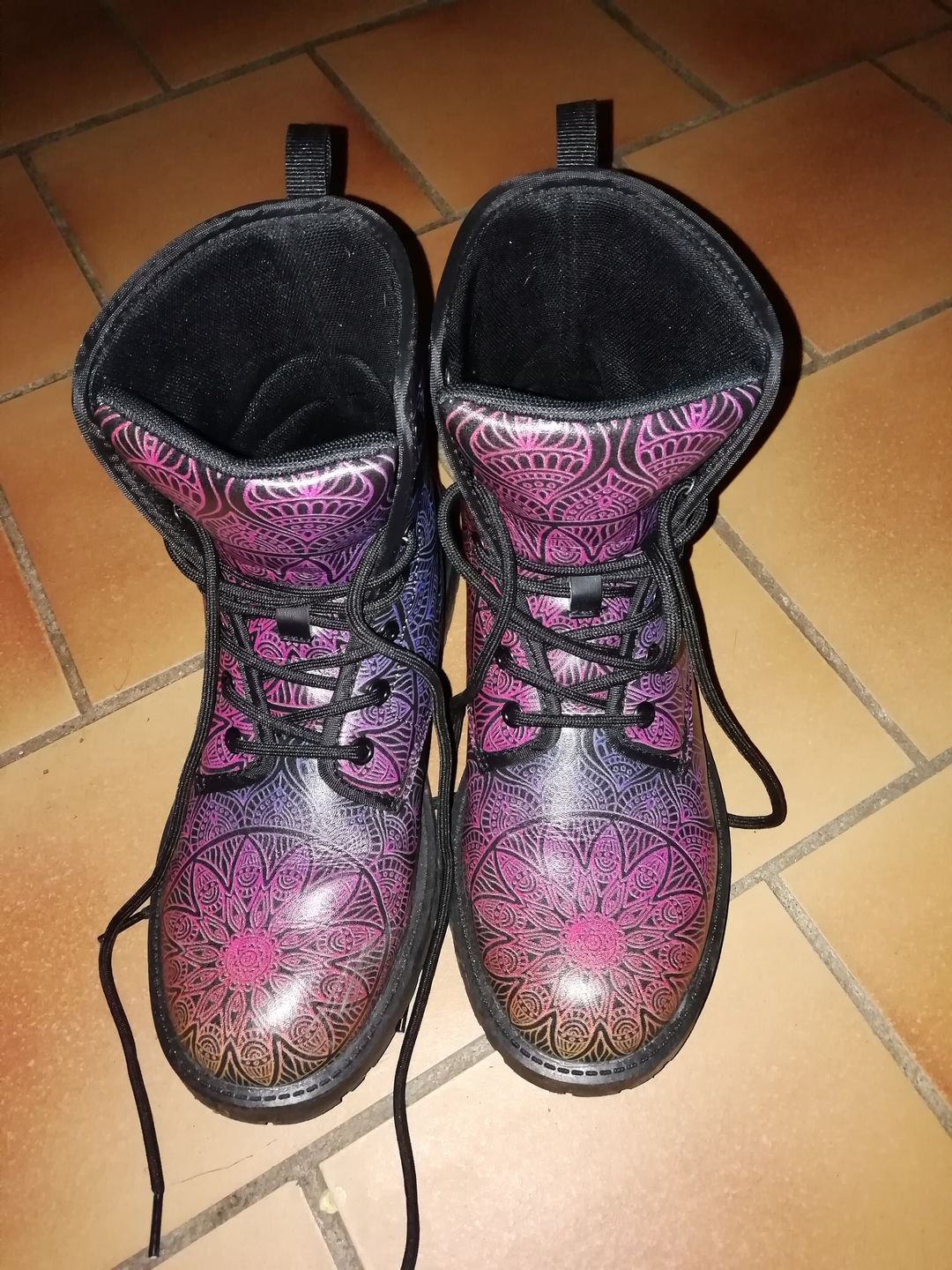 Customer photo review of Boots Chakra