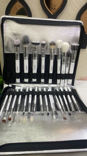 Customer photo review of Master Brush Set With Folder - 25 PCS