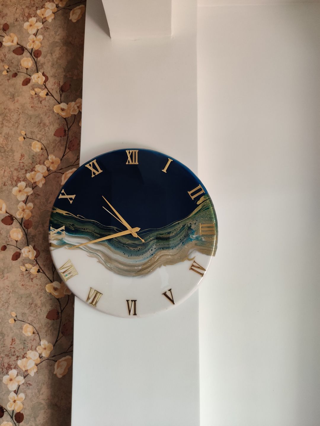 Customer photo review of Ticking Thunder Clock Regular Size 17.5 Inches (Royal Blue)