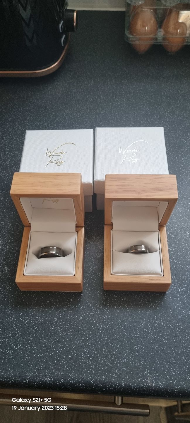 Customer photo review of The Brushed Wonder Ring Set