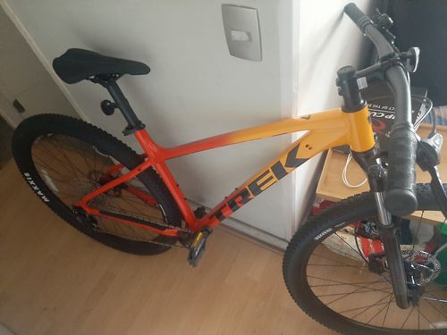 Customer photo review of Bicicleta Mountain Bike Marlin 7 Aro 29 Amarillo / Rojo