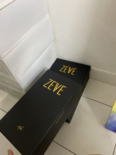 Customer photo review of Chelsea Boots With Zipper - Solid Black Leather (Crepe Sole)