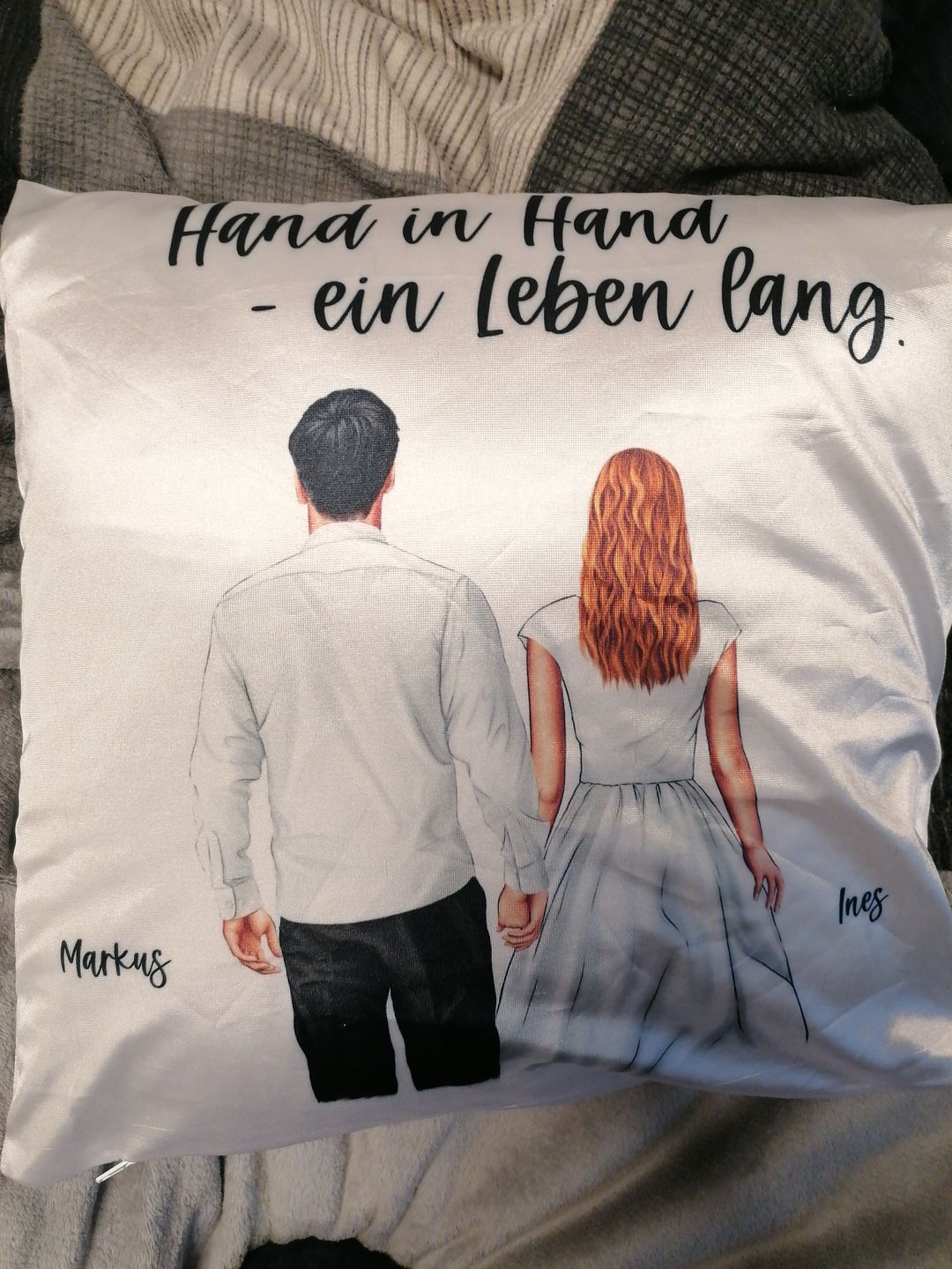 Customer photo review of Pärchen Hand in Hand - Personalisiertes Kissen