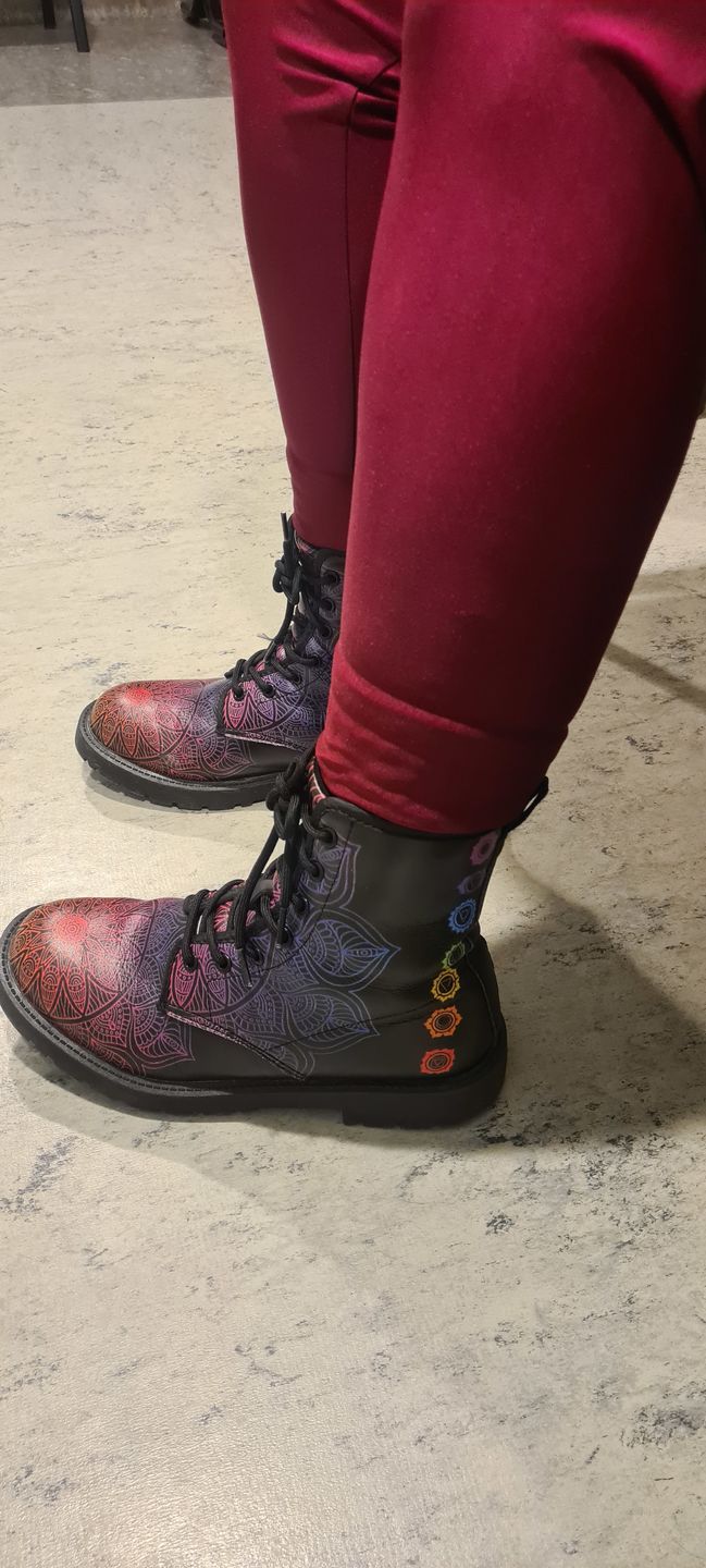 Customer photo review of Boots Chakra