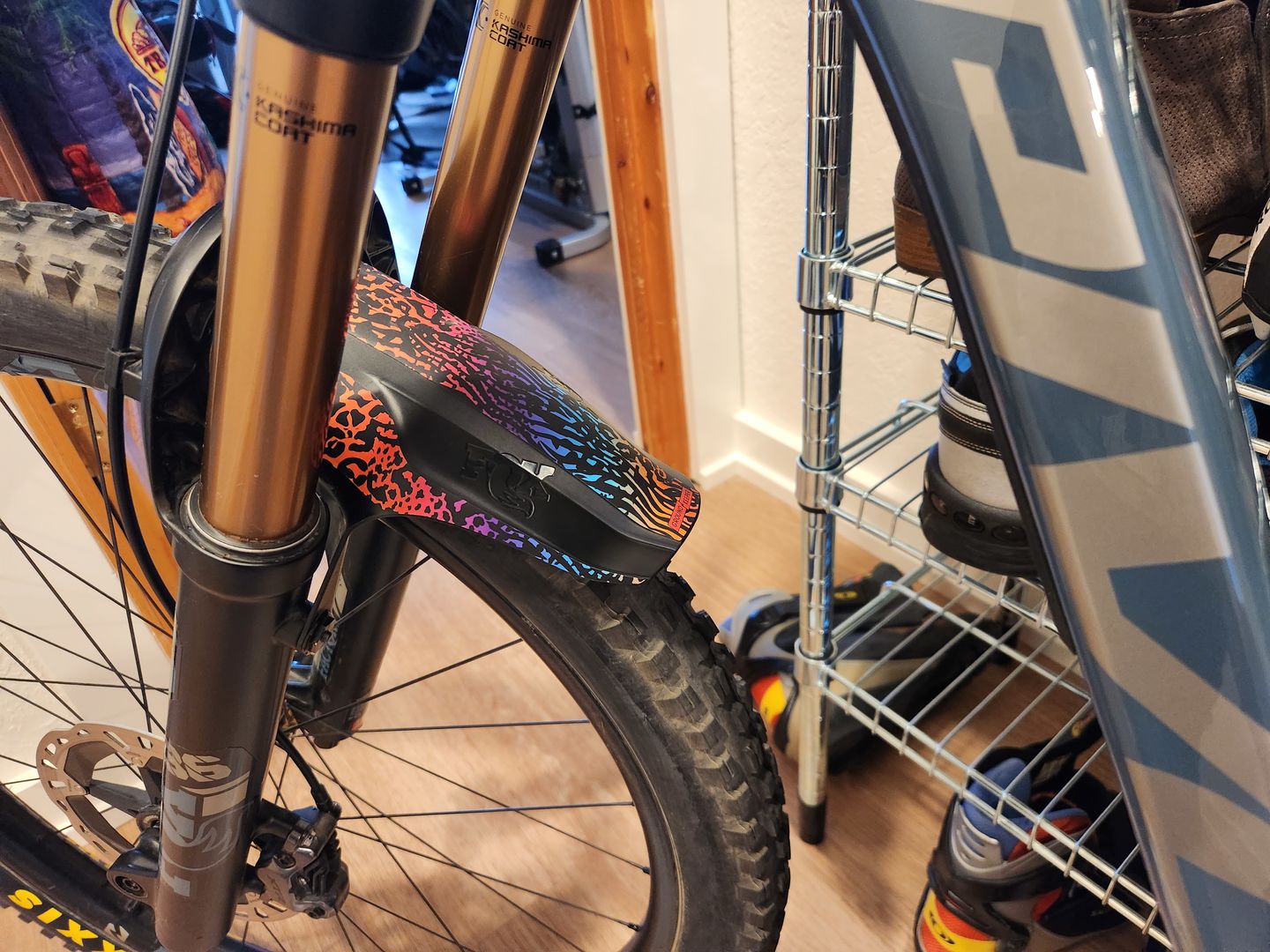 Customer photo review of Fox 36/38 Bolt-On Short Fender Decal Kit