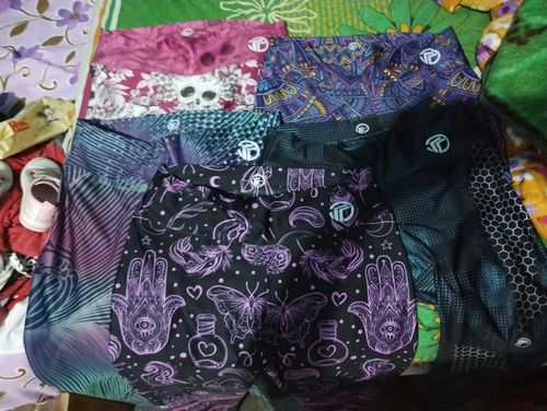 Customer photo review of Leggins Deportivos Mujer Estampado Astrología Negro/Morado -TFIT PRO 866