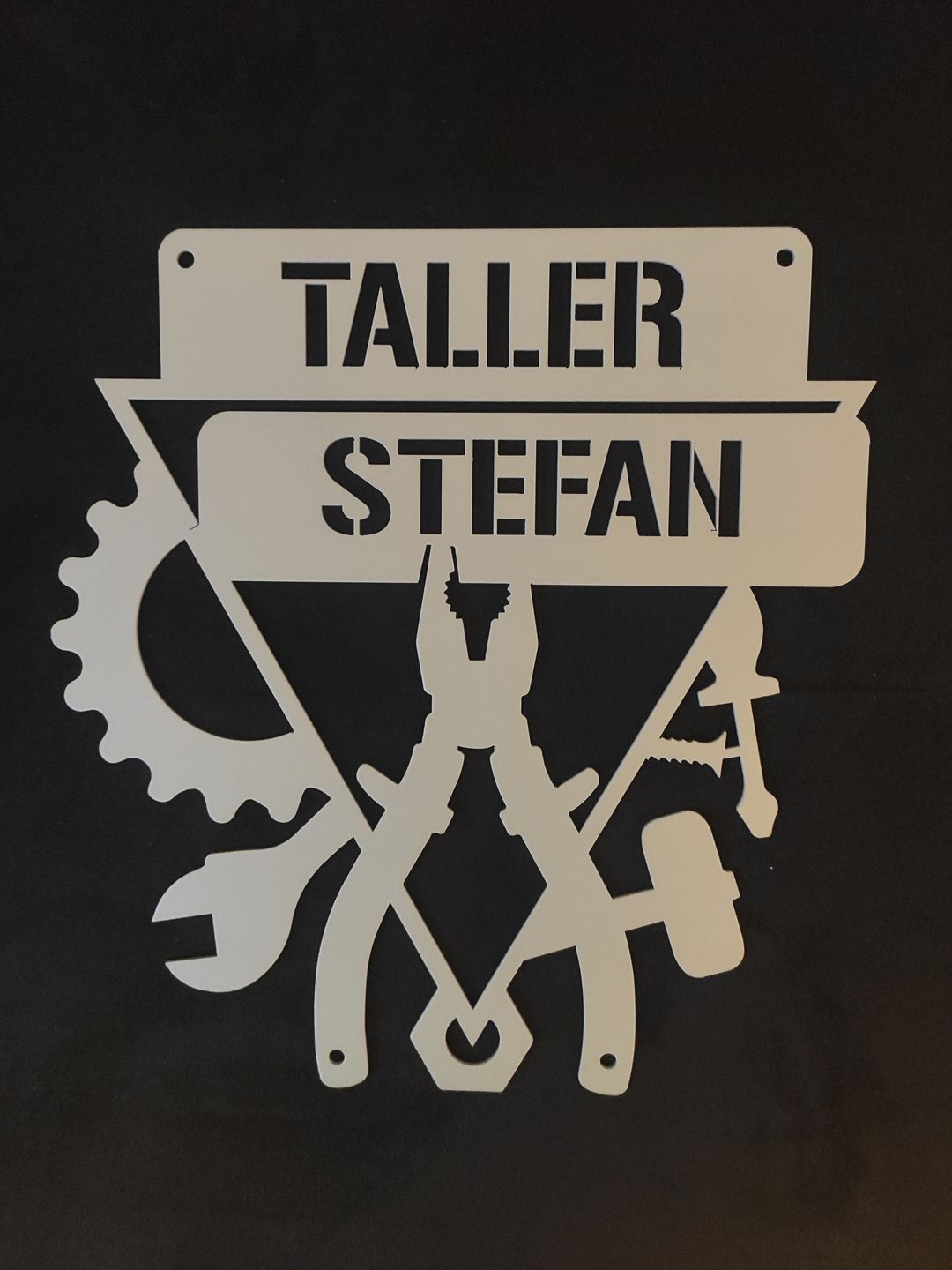 Customer photo review of Werkstattschild - Dreieck aus edlem Stahl (personalisierbar)