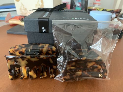 Customer photo review of Kyra Medium Hair Claw
