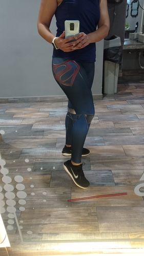 Customer photo review of Leggins Deportivos Mujer Estampado Superman Azul/Rojo - TFIT PRO 784