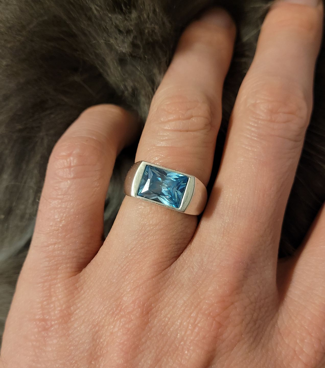 Customer photo review of Men's Ring with 3.40ct Single Gemstone in 925 Sterling Silver