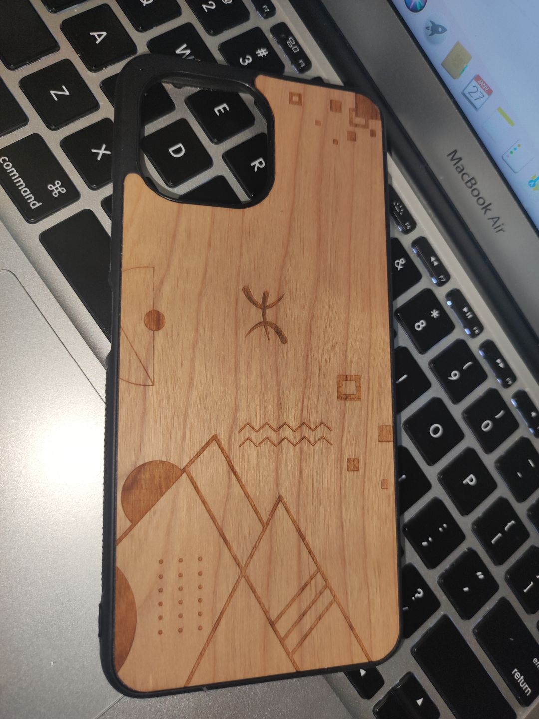 Customer photo review of XIAOMI - Coque en bois Abstract Amazigh - Fabrication 100% française ( Azamoul x Coque en Bois)