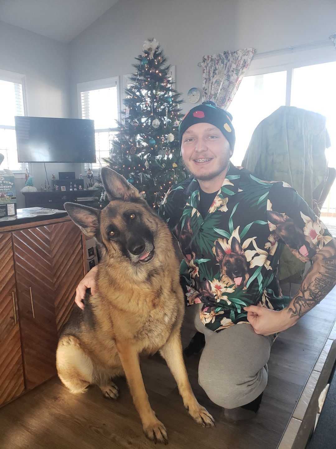 Customer photo review of Custom Leaves & Flowers Pattern Short-Sleeve Hawaiian Shirt (Dark Green Color)