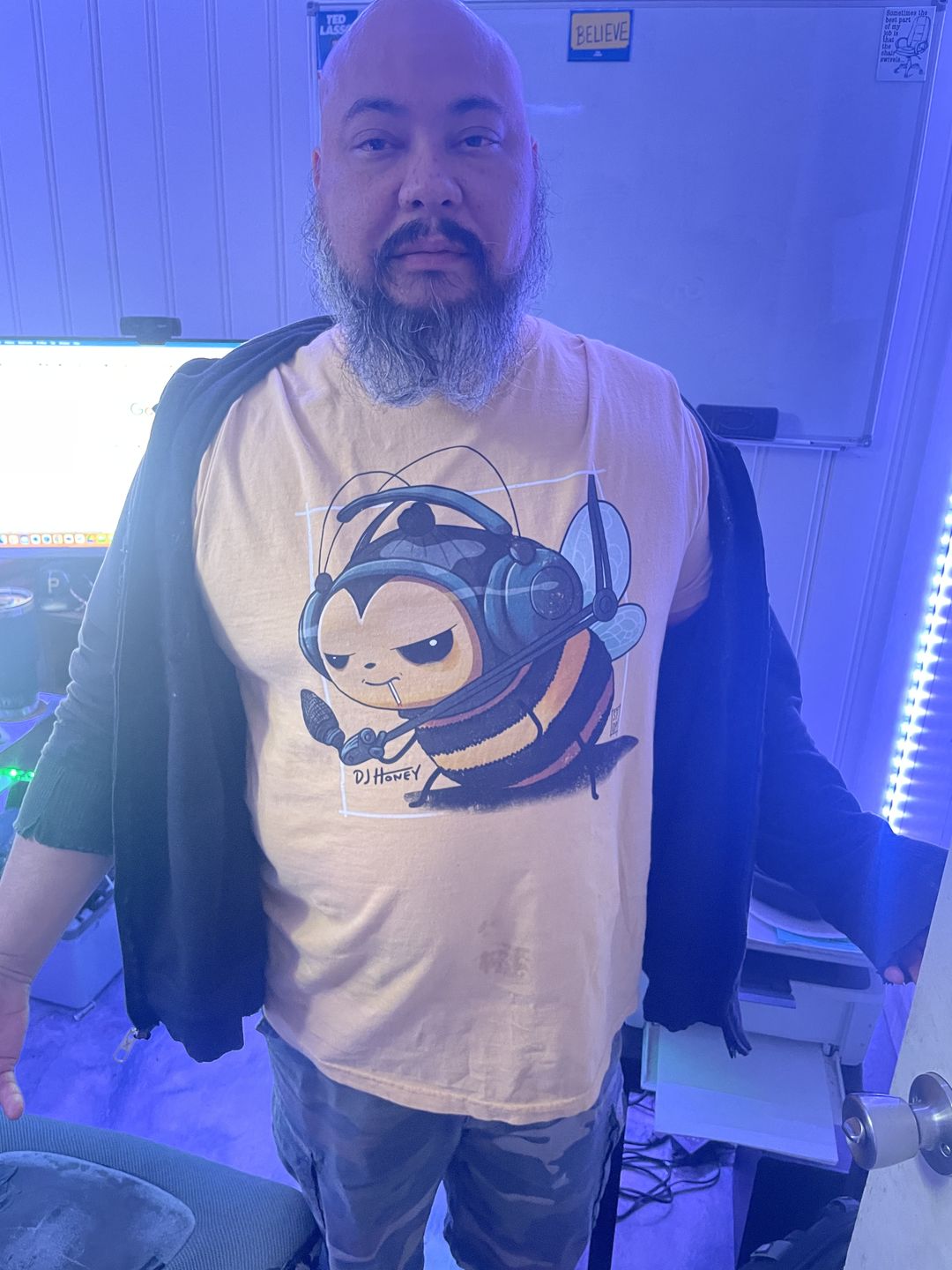 Customer photo review of DJ Honey Tee