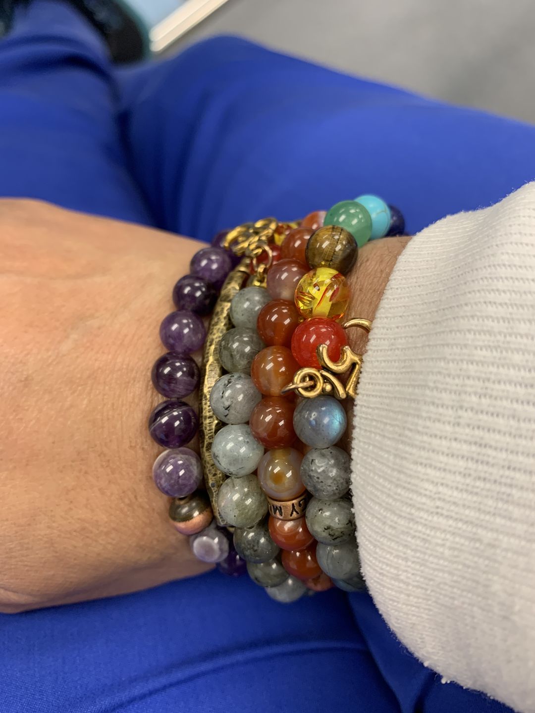 Customer photo review of 7 Chakra Labradorite Bracelet