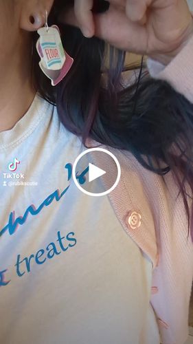 Customer video review of Earring Club