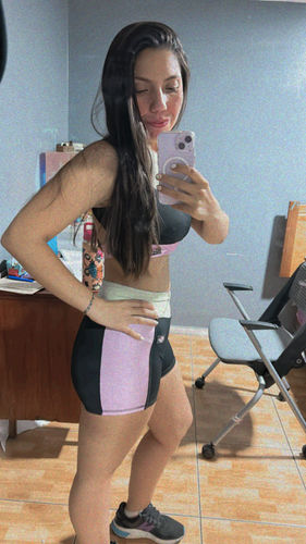 Customer photo review of Short Colors