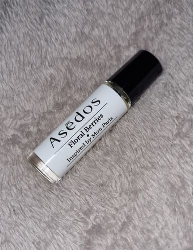 Customer photo review of FLORAL BERRIES PERFUME OIL
