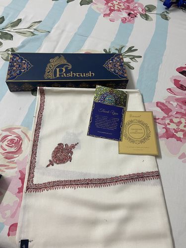 Customer photo review of Pashtush Women'S 100% Hand Embroidery Shawl, With Kingri Fineembroidery Borderwork