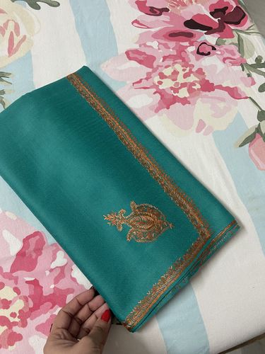 Customer photo review of Pashtush women Woollen shawl, Kingri design, Green