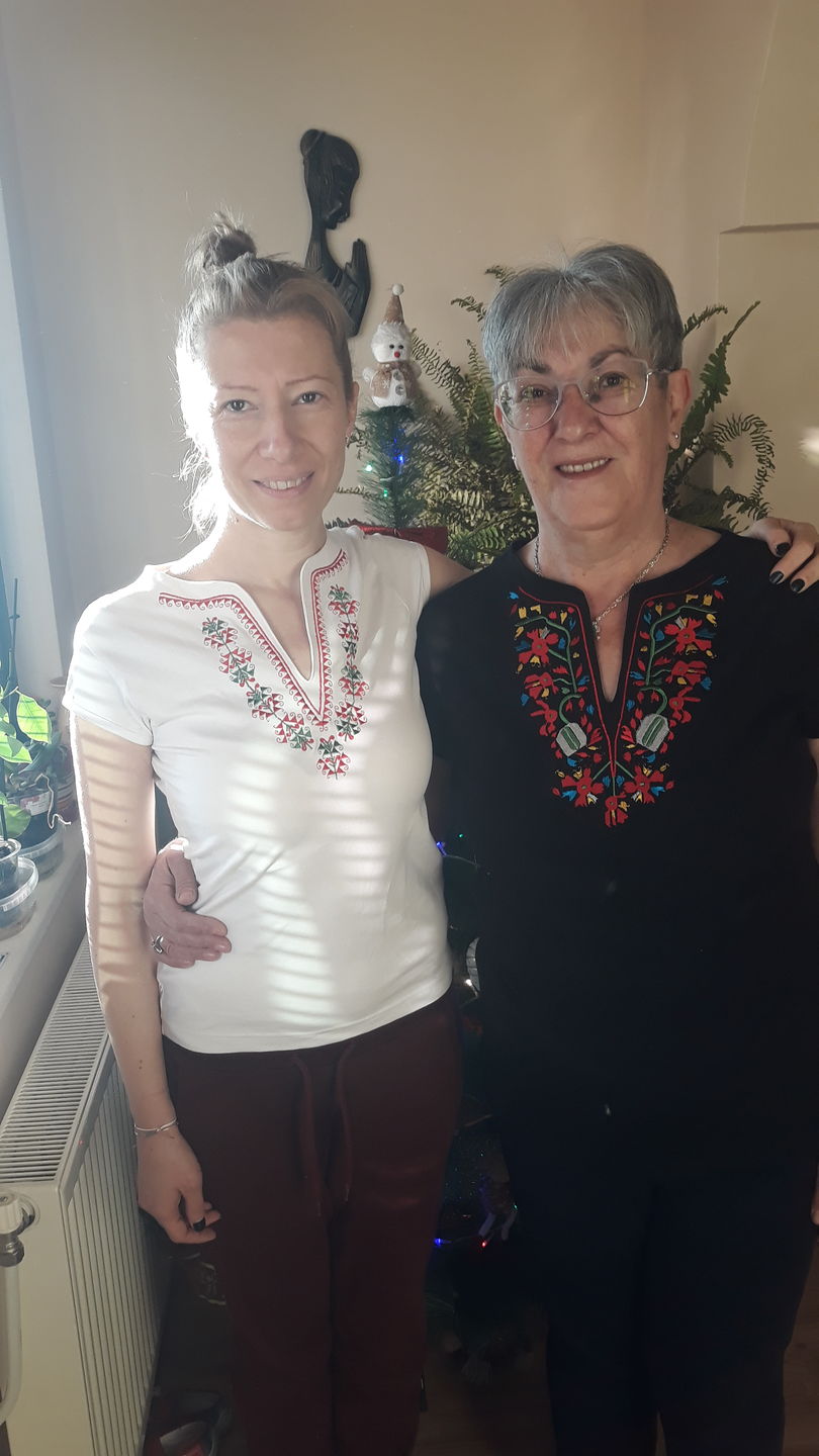 Customer photo review of Дамска тениска бродирана с детайл от шевица "Плодородие"