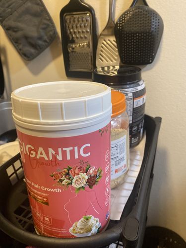 Customer photo review of Gigantic Hair Growth Vegan Shake