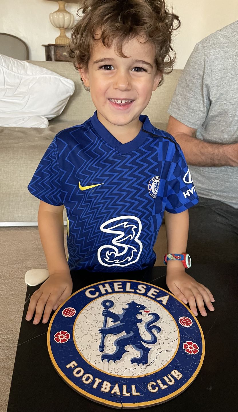 Customer photo review of Chelsea FC® Logo - Official Wooden Puzzle