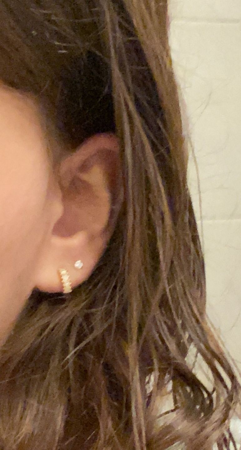Customer photo review of Bright Diamond Ohrstecker | 18K vergoldet