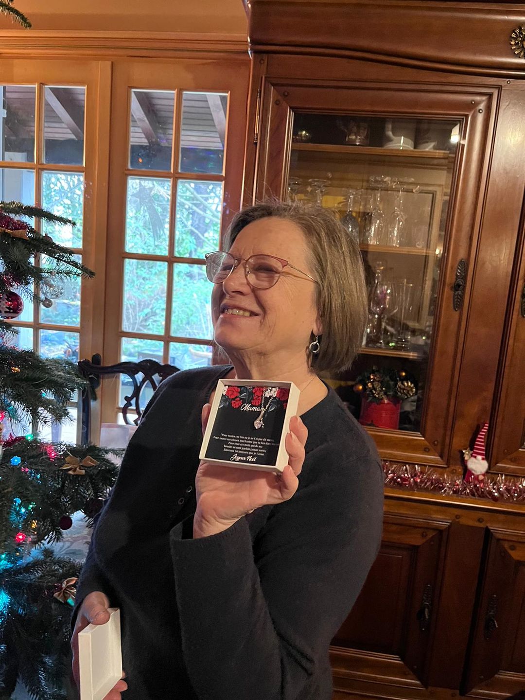 Customer photo review of NOELENCHANTÉ • COLLIER JOYEUX NOËL MAMAN Elixir