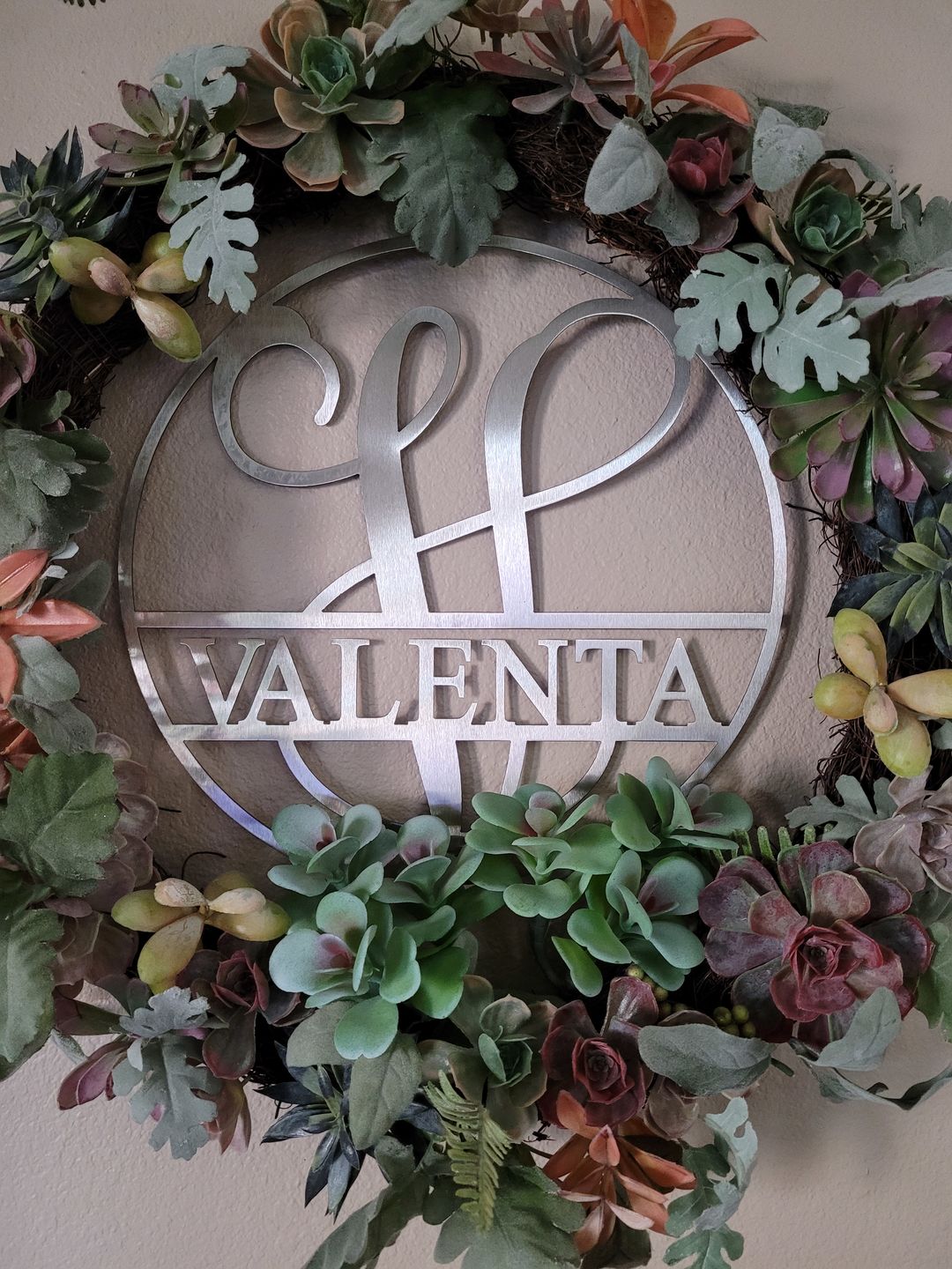 Customer photo review of Thick Border Circle Monogram - Personalized Name Signs for Home Decor