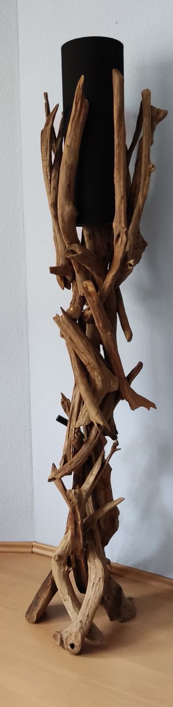 Customer photo review of Treibholz Stehlampe VILLA inkl. Lampenschirm Schwarz