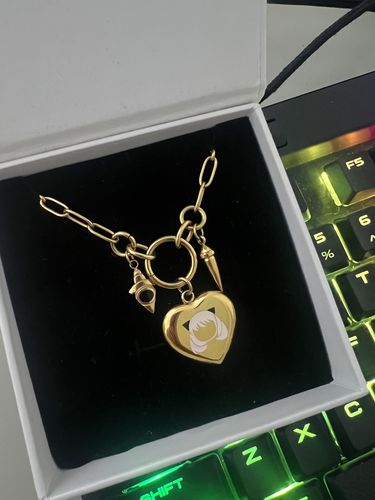 Customer photo review of Spy Necklace