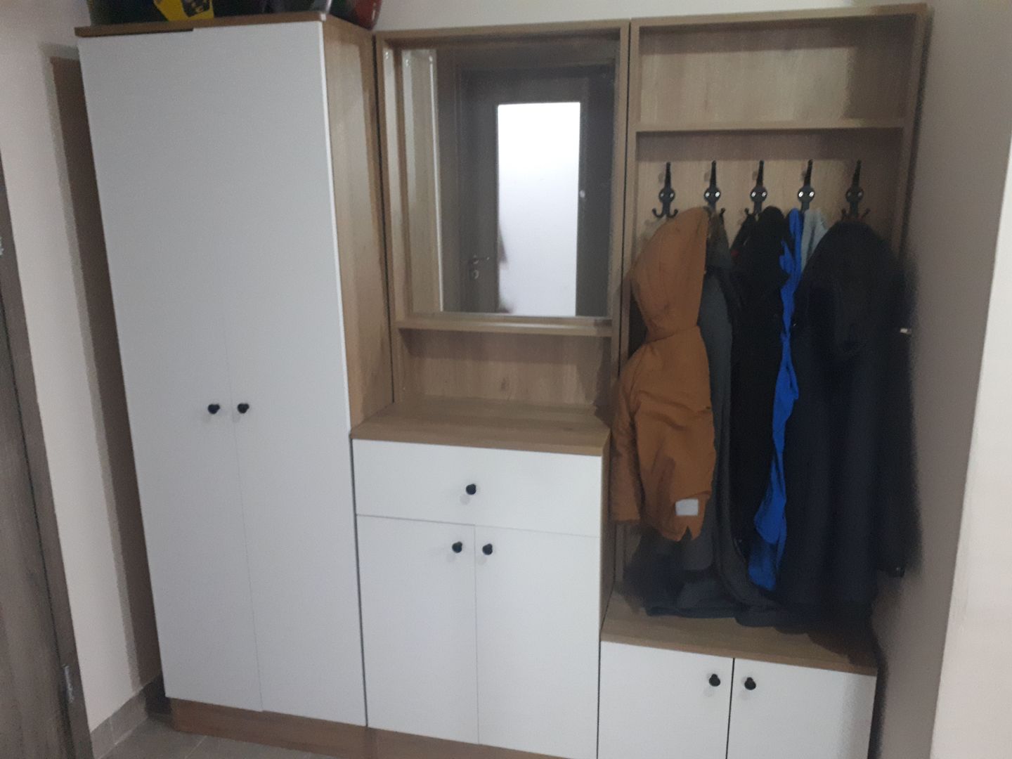 Customer photo review of Rani P6 Modern Çekmeceli Aynalı Raflı Portmanto Ayakkabılık Vestiyer Sepet Ceviz - Beyaz M2