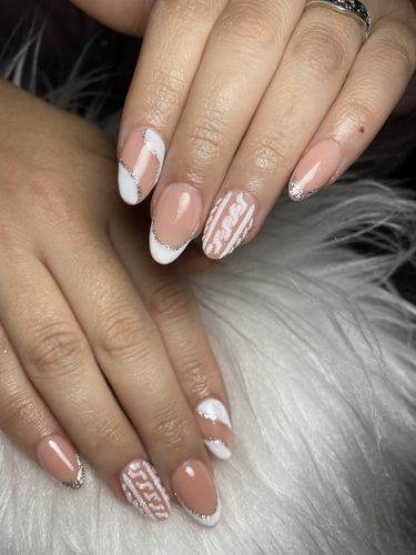 Customer photo review of Gel Platinum Silver New Fantasy Nails