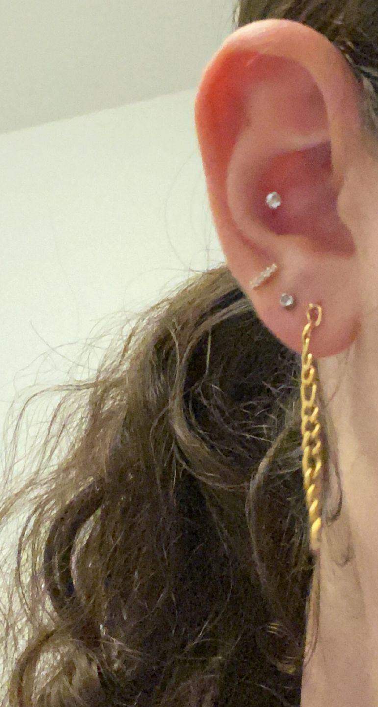 Customer photo review of Ivy Ohrstecker | 18K vergoldet