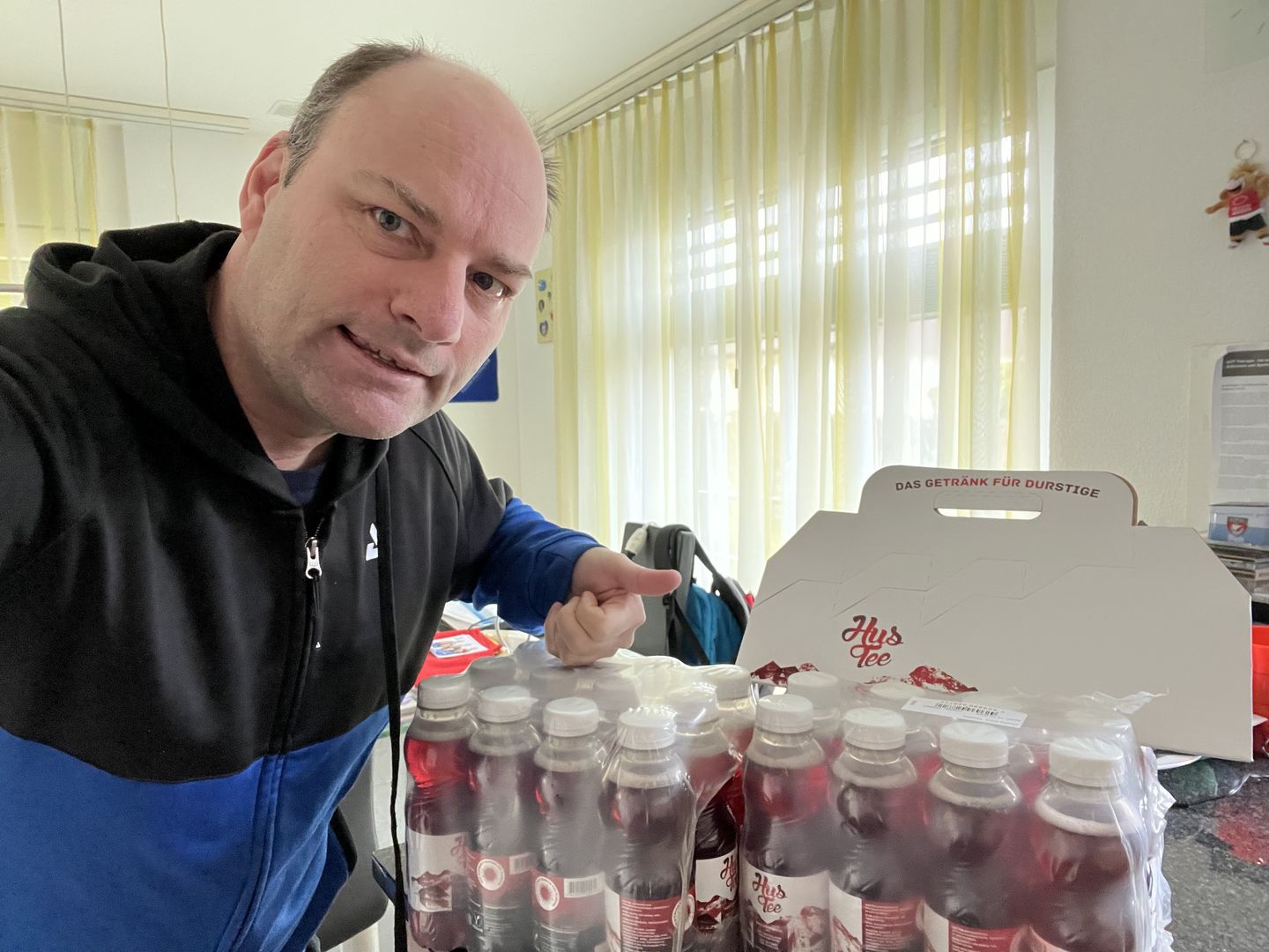 Customer photo review of Hustee 5dl Karton à 6Stk. (CHF 1.90 pro Flasche)