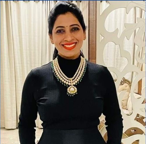 Customer photo review of Rubans Gold Plated Stone Studded Kundan Wedding Necklace Set
