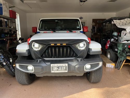 Customer photo review of Goliath Grille w/ Amber LED Running Lights for 18-22 Jeep Wrangler JL & Gladiator JT - Matte Black