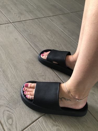 Customer photo review of The Cushy Slides™