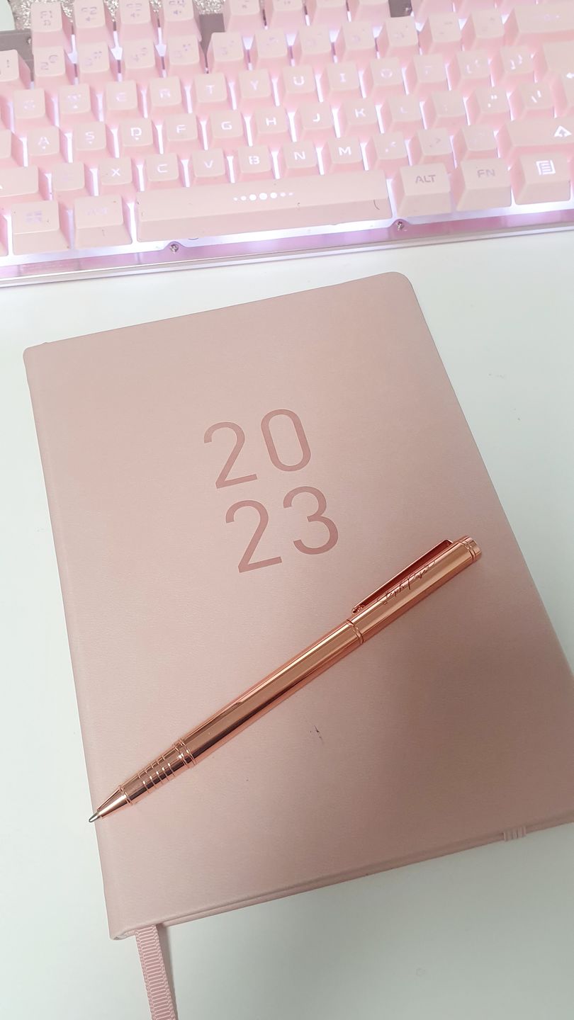 Customer photo review of The Essential Pen Pack ROSE GOLD