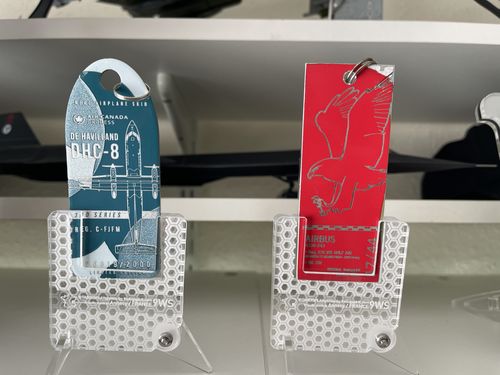 Customer photo review of ©TAGDISPLAYsystem - #TDS_ONE, THE Stand for your 9wingspirit "Garage" Tags !