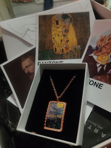 Customer photo review of Vincent Van Gogh Yıldızlı Geceler Starry Night Tablo Rectangle Tasarım Kolye