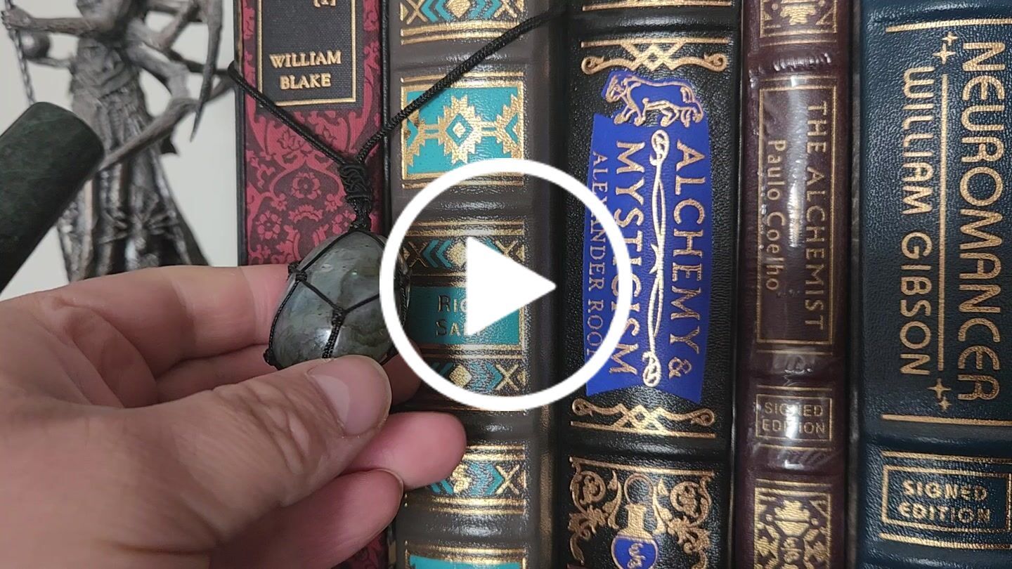 Customer video review of Dragon's Heart Labradorite Necklace