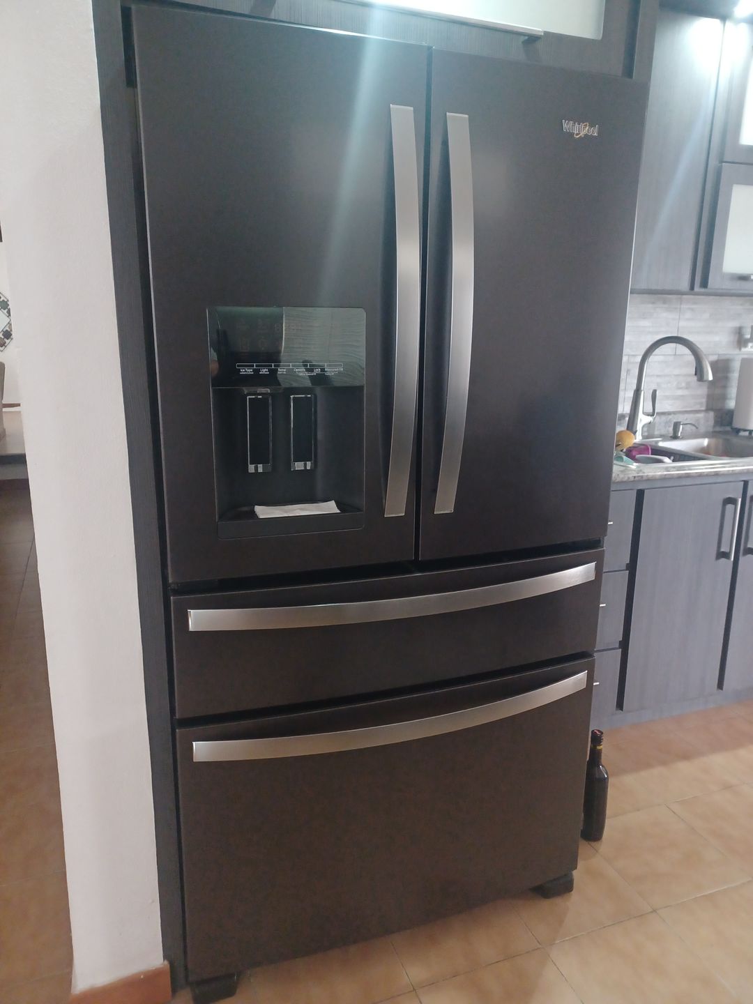 Customer photo review of WHIRLPOOL WRX735SDHV 36-Inch Wide French Door Refrigerator