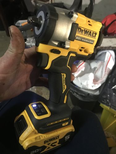 Customer photo review of DEWALT DCF923B ATOMIC 20V MAX* 3/8 in. Cordless Impact Wrench with Hog Ring Anvil (Tool Only)