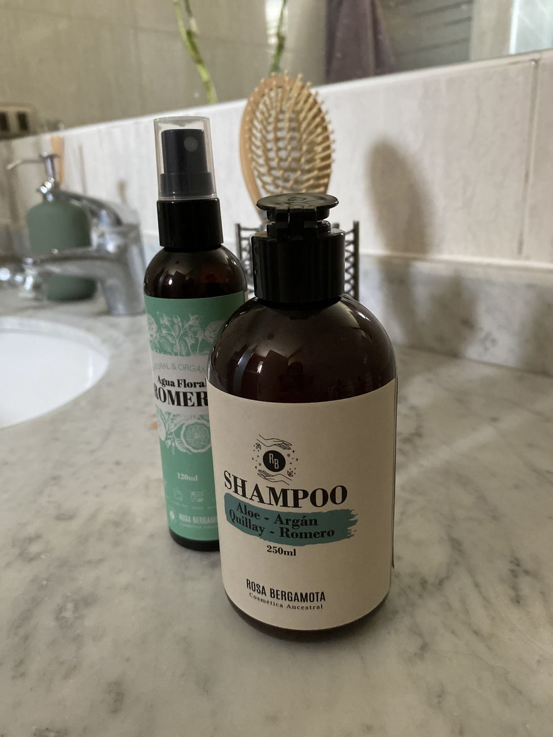 Customer photo review of Básicos Anticaída: Shampoo Anticaída + Agua de Romero