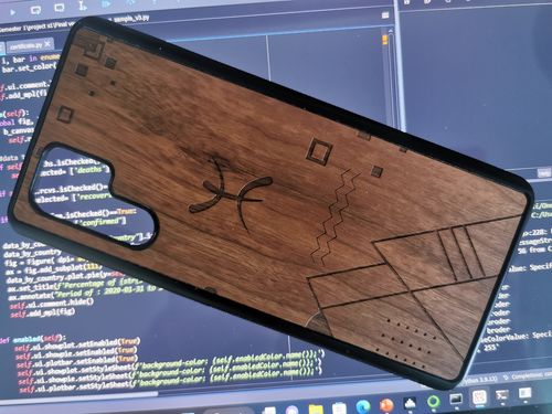 Customer photo review of Coque en bois pour HUAWEI - Abstract Amazigh - Fabrication 100% française ( Azamoul x Coque en Bois)