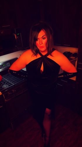 Customer photo review of Golden Era Gown and Glove Set in Black Velvet - Vixen by Micheline Pitt