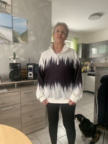 Customer photo review of Sweatshirt mit Stehkragen und Verlaufsdruck