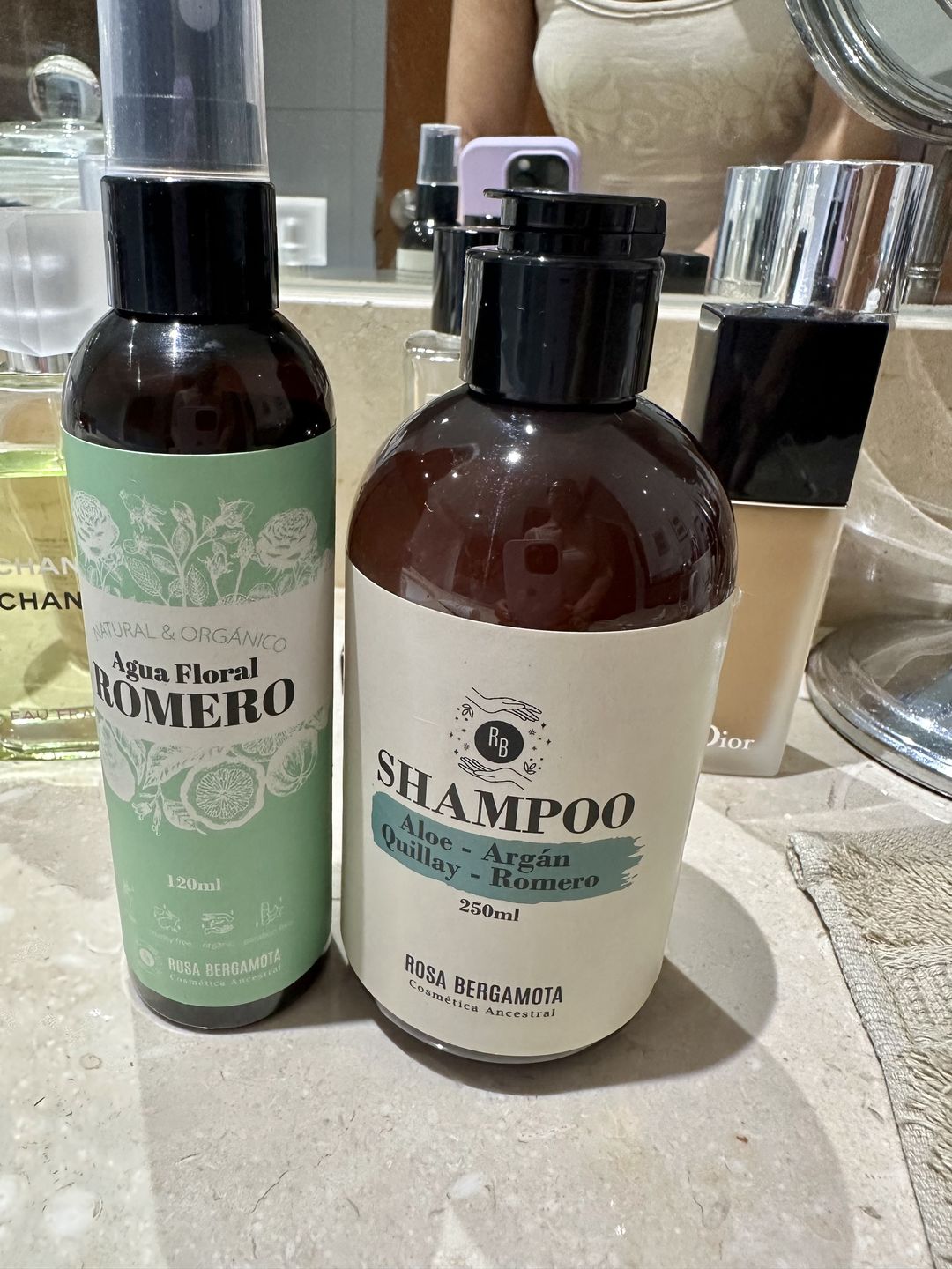 Customer photo review of Básicos Anticaída: Shampoo Anticaída + Agua de Romero